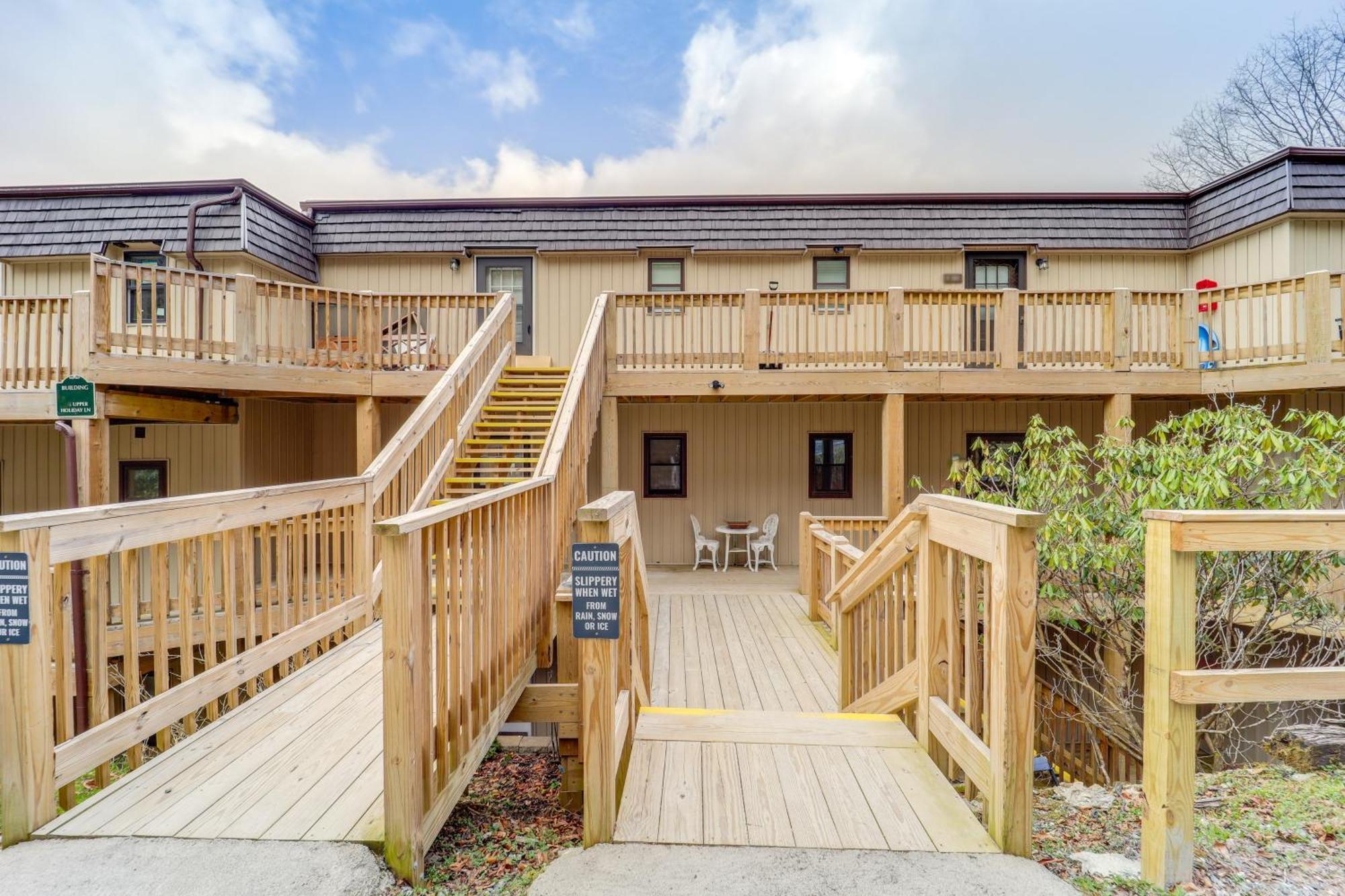 Beech Mountain Studio With Balcony Less Than 1 Mi To Skiing! Zewnętrze zdjęcie